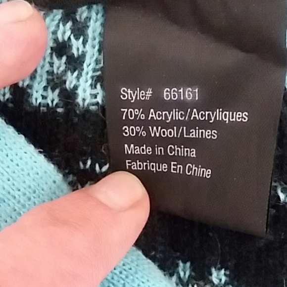 Vintage Woman's Obermeyer zip-up Winter Sweater - Picture 8 of 8